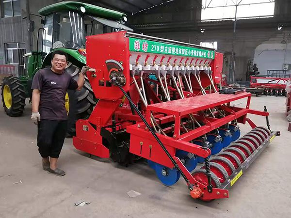 立旋整地雙鎮壓小麥精量播種機